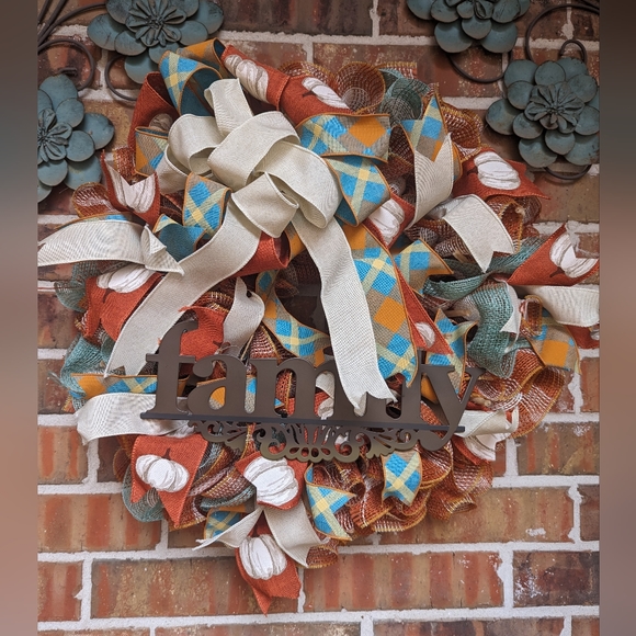 Fall wreath - Family - Picture 1 of 4